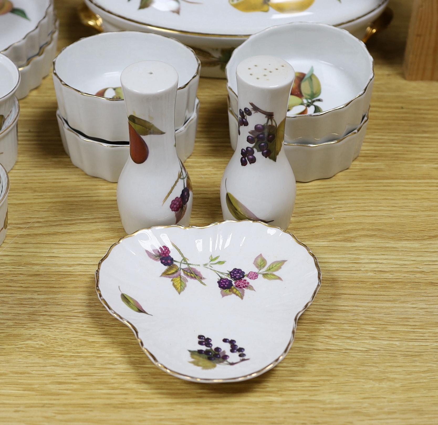 A quantity of Worcester ‘Evesham’ pattern dinner ware